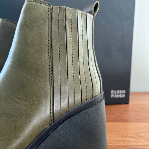 Eileen Fisher Kat Chelsea Boot in Olive Leather w/ Lug Sole - Sz 6.5 - Picture 3 of 9